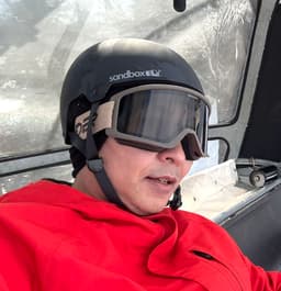 Tak - Tokyo-based snowboarder dad